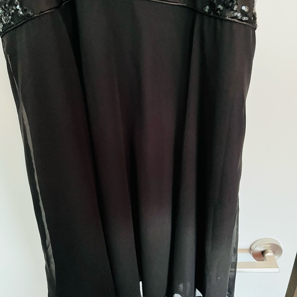 Plus size cocktail dress - Picture 2 of 5